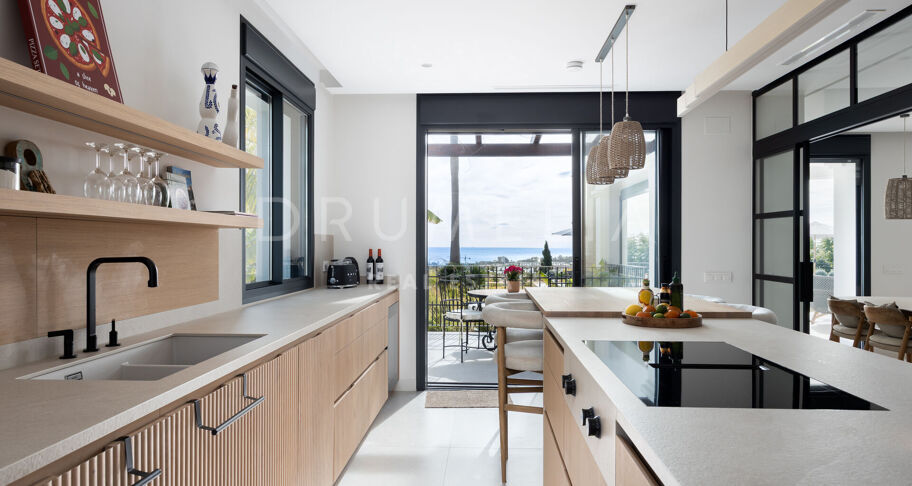 Renovated villa with panoramic views in Los Flamingos, Benahavís