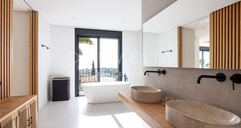Renovated villa with panoramic views in Los Flamingos, Benahavís