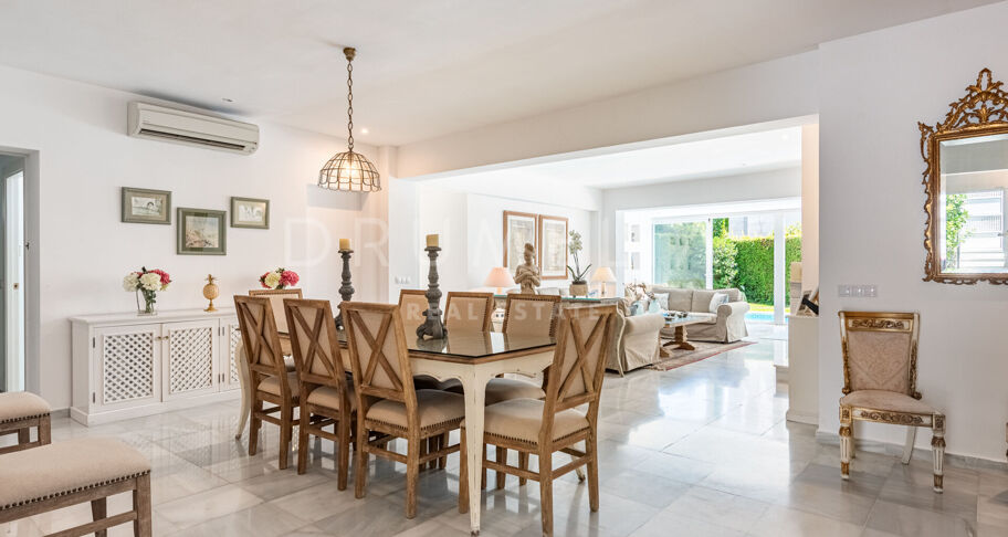 Villa independiente en Los Monteros, Marbella Este