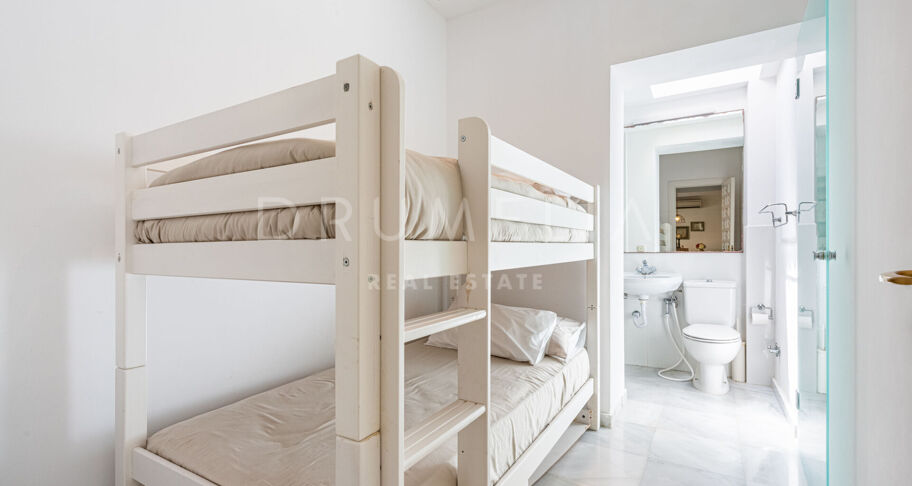Villa independiente en Los Monteros, Marbella Este
