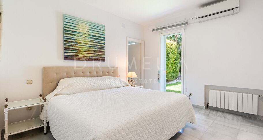 Villa independiente en Los Monteros, Marbella Este