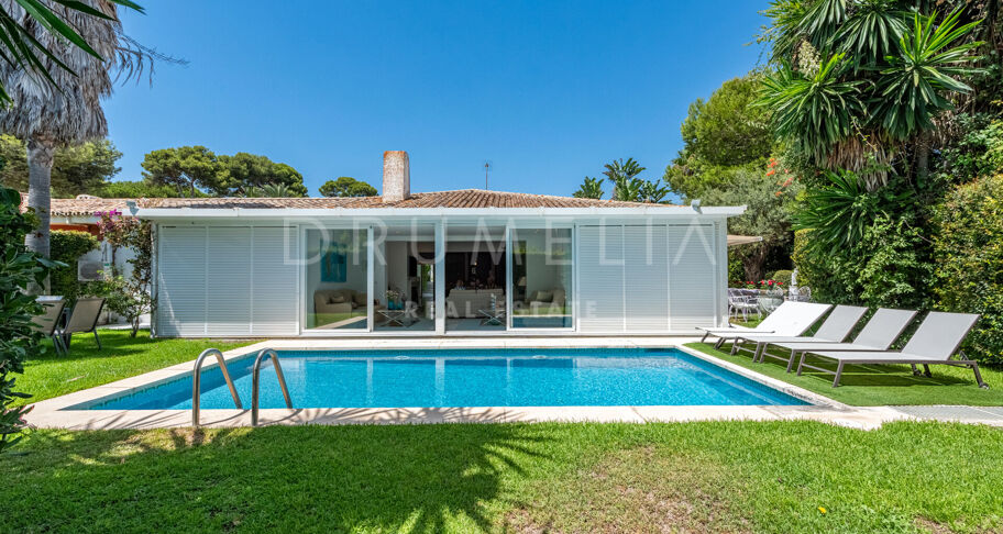 Villa independiente en Los Monteros, Marbella Este