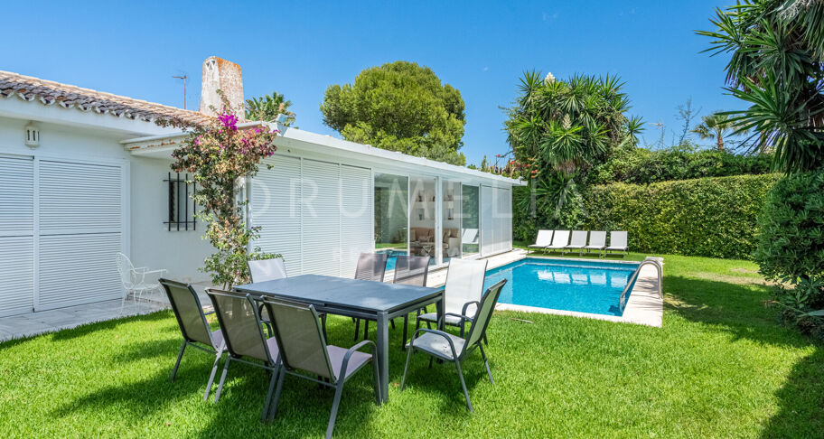 Villa independiente en Los Monteros, Marbella Este