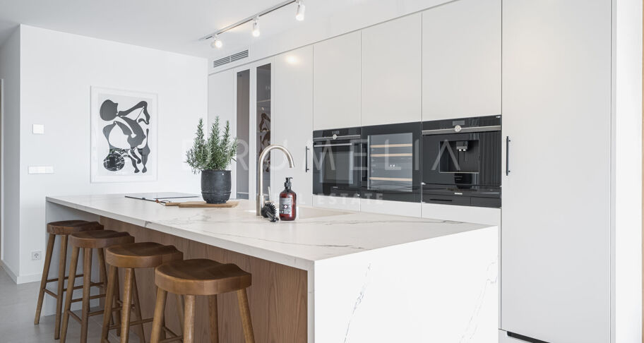 Apartamento de tres dormitorios en La Cerquilla, Nueva Andalucía