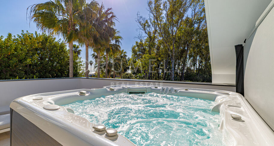 Contemporary villa for sale in Guadalmina Baja, San Pedro