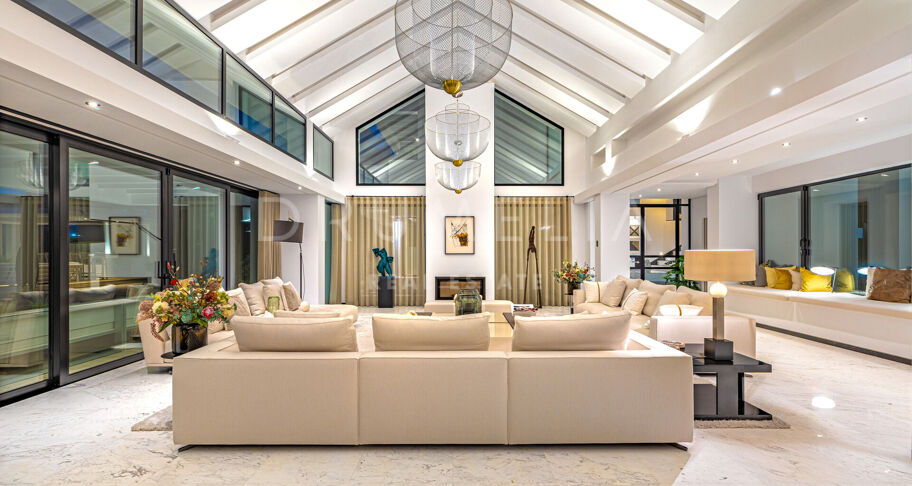 Contemporary villa for sale in Guadalmina Baja, San Pedro