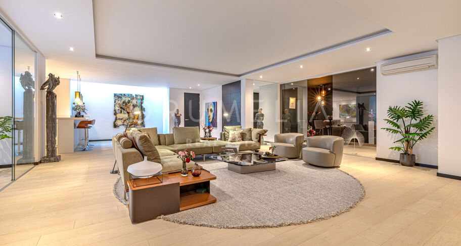 Contemporary villa for sale in Guadalmina Baja, San Pedro