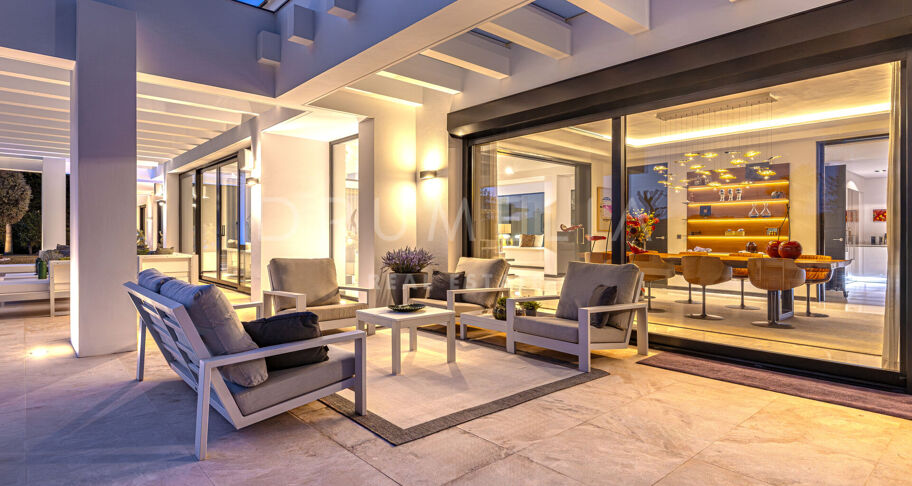 Contemporary villa for sale in Guadalmina Baja, San Pedro