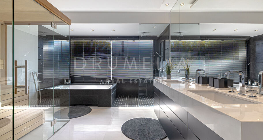 Contemporary villa for sale in Guadalmina Baja, San Pedro
