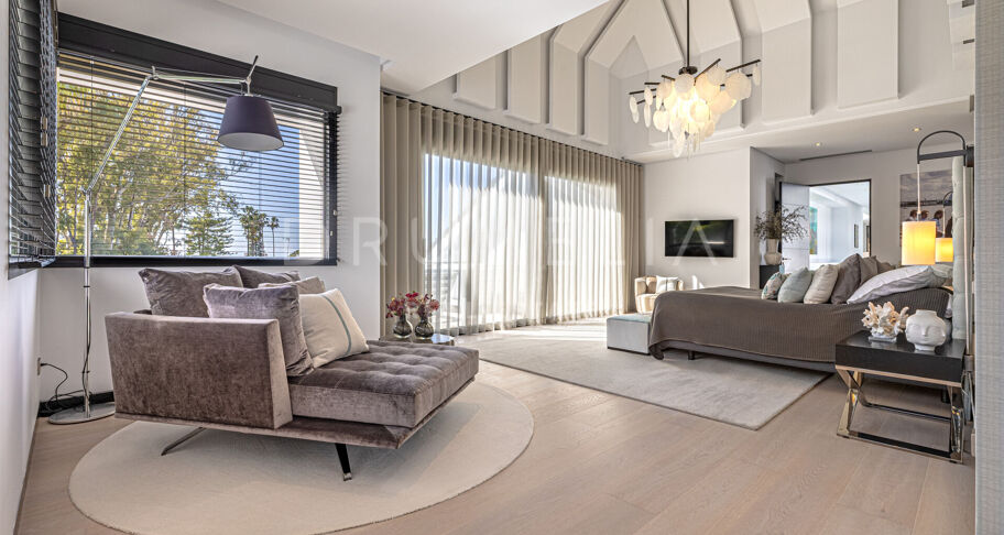 Contemporary villa for sale in Guadalmina Baja, San Pedro