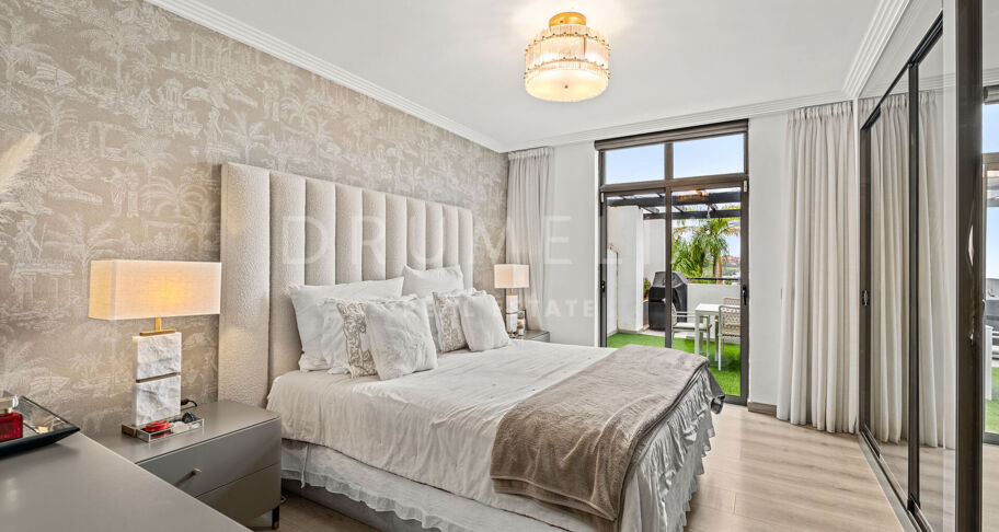 Wohnung mit Meer- und Golfblick in Los Flamingos, Benahavís