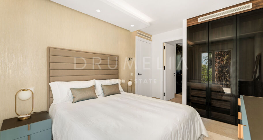 Maison en bord de mer entièrement rénovée avec vue sur la mer sur le nouveau Golden Mile, Estepona