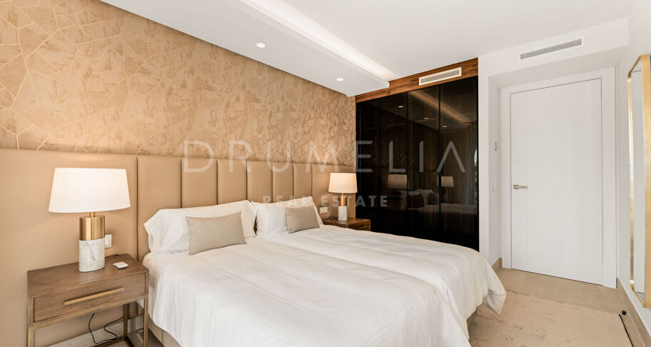 Maison en bord de mer entièrement rénovée avec vue sur la mer sur le nouveau Golden Mile, Estepona