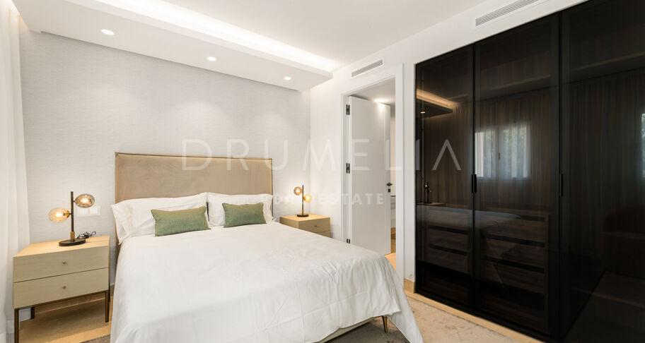 Maison en bord de mer entièrement rénovée avec vue sur la mer sur le nouveau Golden Mile, Estepona