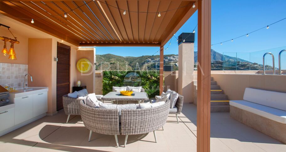 Takvåning med privat takpool i Real de la Quinta