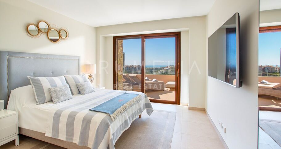 Takvåning med privat takpool i Real de la Quinta