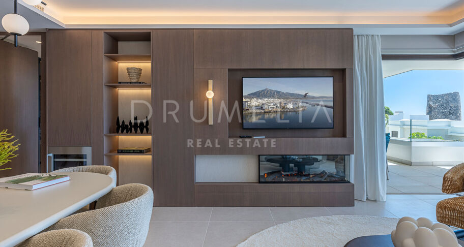 Gerenoveerd appartement aan het strand met zeezicht in Velaya