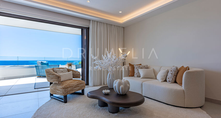 Gerenoveerd appartement aan het strand met zeezicht in Velaya