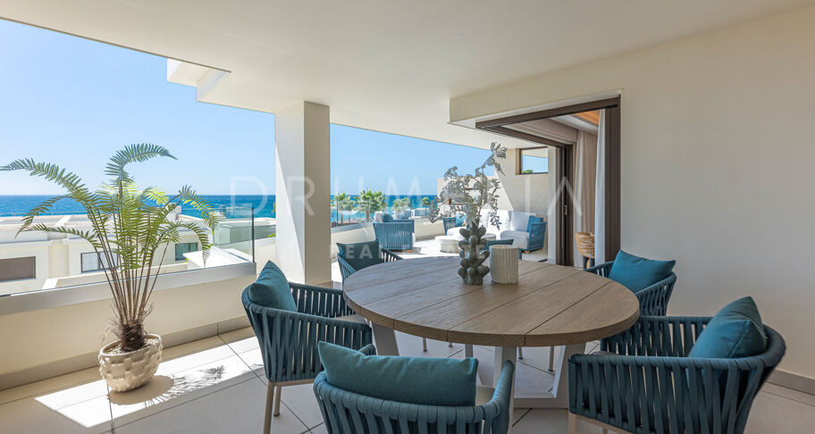 Gerenoveerd appartement aan het strand met zeezicht in Velaya