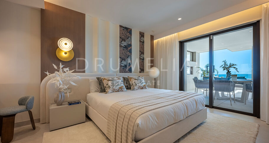 Gerenoveerd appartement aan het strand met zeezicht in Velaya