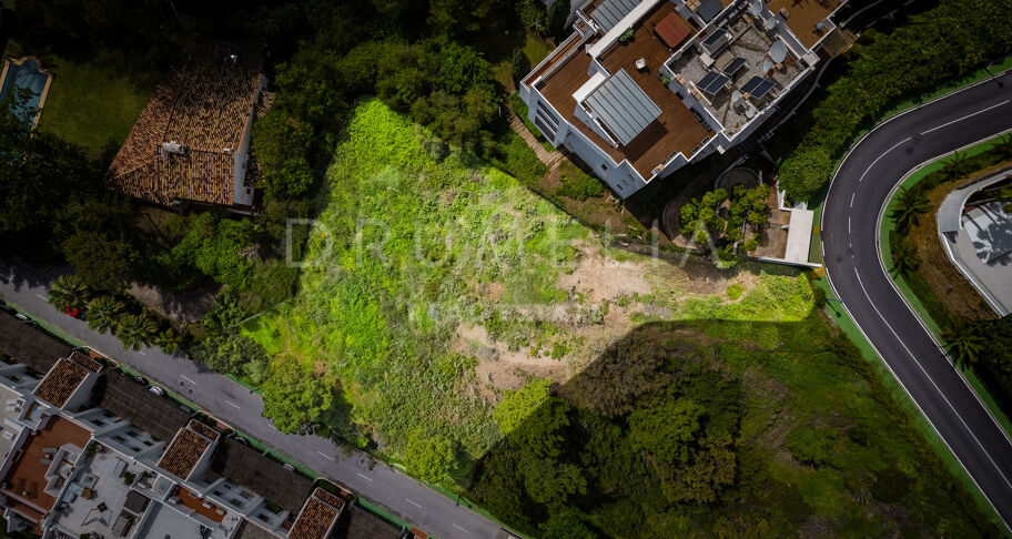 Plot with sea views and project in El Herrojo