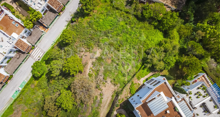 Plot with sea views and project in El Herrojo
