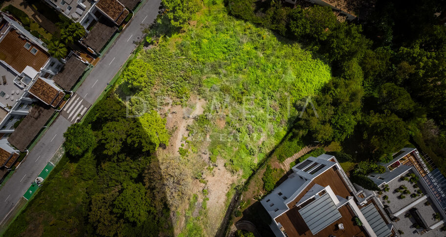 Plot with sea views and project in El Herrojo
