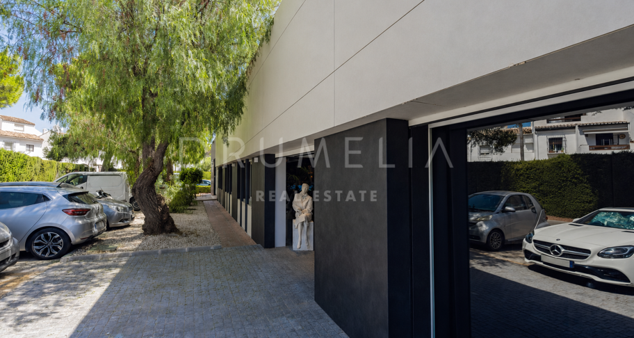 Commerciële ruimte met investeringspotentieel in Jardines de Atalaya, Estepona