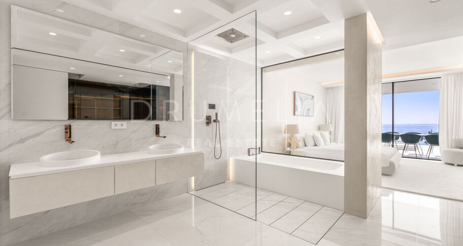 Emare Azure – Appartement exclusif en front de mer avec vue dégagée sur la mer à Emare, Estepona
