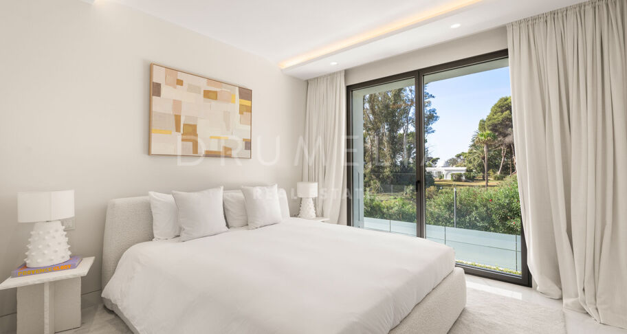 Emare Azure – Appartement exclusif en front de mer avec vue dégagée sur la mer à Emare, Estepona