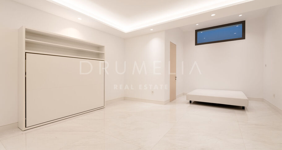 Emare Azure – Appartement exclusif en front de mer avec vue dégagée sur la mer à Emare, Estepona