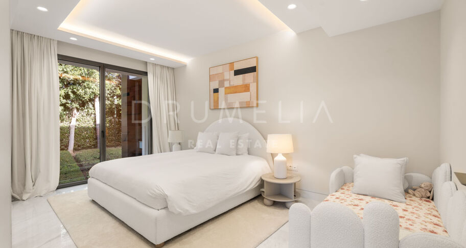 Emare Azure – Appartement exclusif en front de mer avec vue dégagée sur la mer à Emare, Estepona