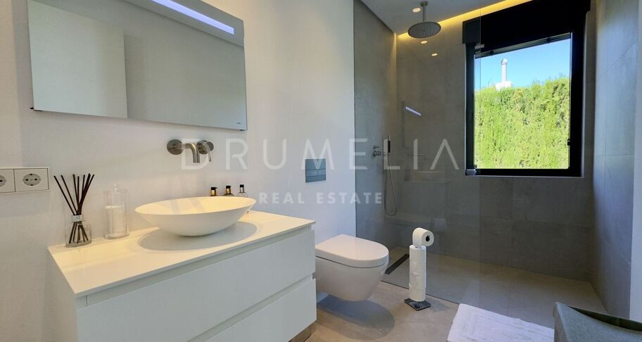 Villa contemporánea en los Monteros a pasos de la playa