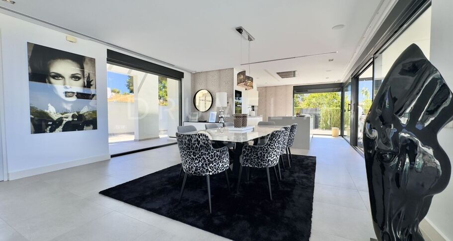 Villa contemporánea en los Monteros a pasos de la playa
