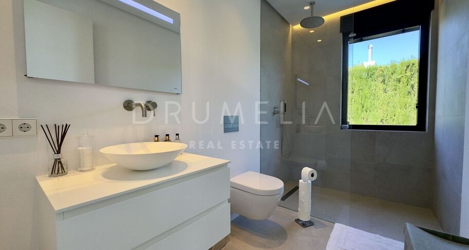Villa contemporánea en los Monteros a pasos de la playa