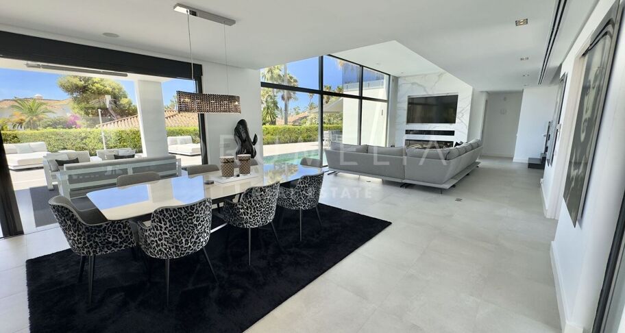 Villa contemporánea en los Monteros a pasos de la playa