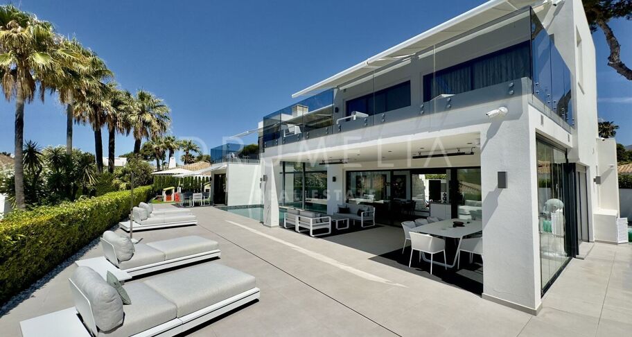 Villa contemporánea en los Monteros a pasos de la playa