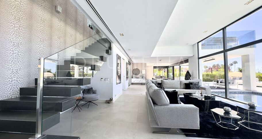 Villa contemporánea en los Monteros a pasos de la playa
