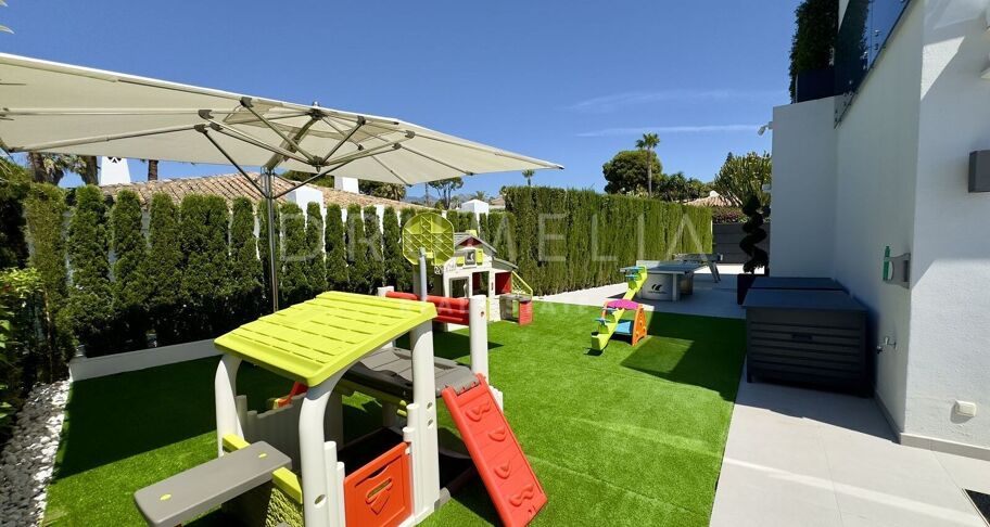 Villa contemporánea en los Monteros a pasos de la playa
