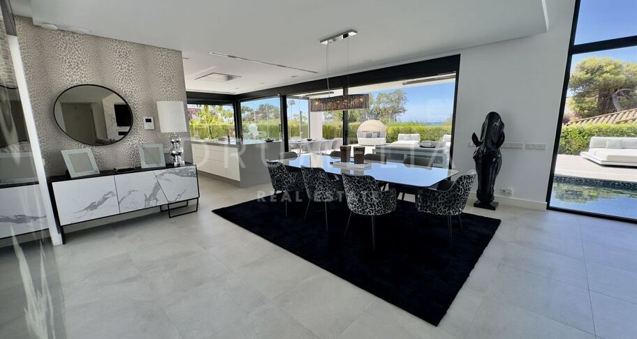 Villa contemporánea en los Monteros a pasos de la playa