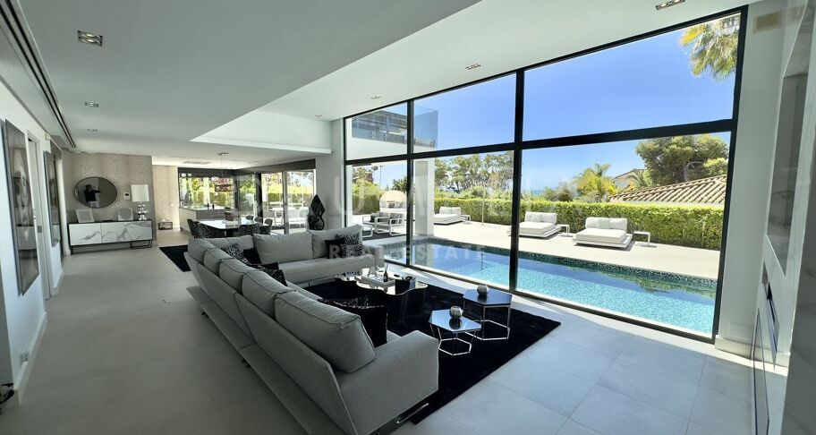 Villa contemporánea en los Monteros a pasos de la playa