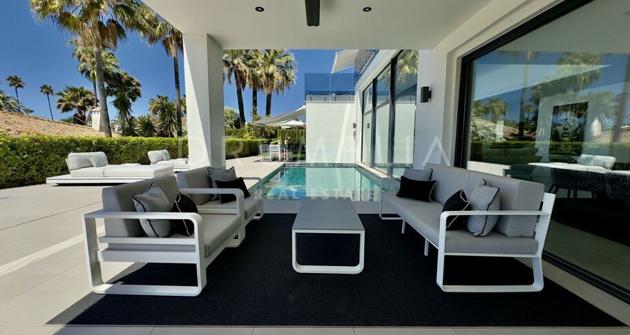 Villa contemporánea en los Monteros a pasos de la playa