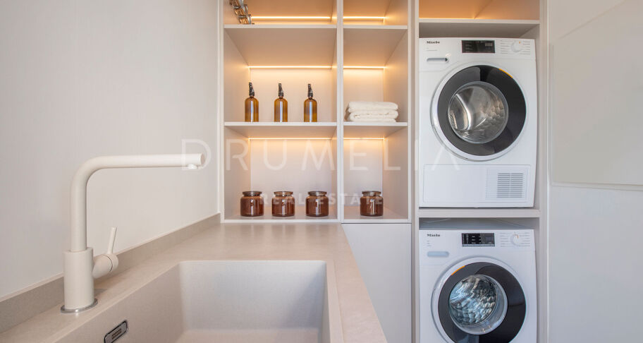 Penthouse aan het strand met privé-dakterras in Dominion Beach