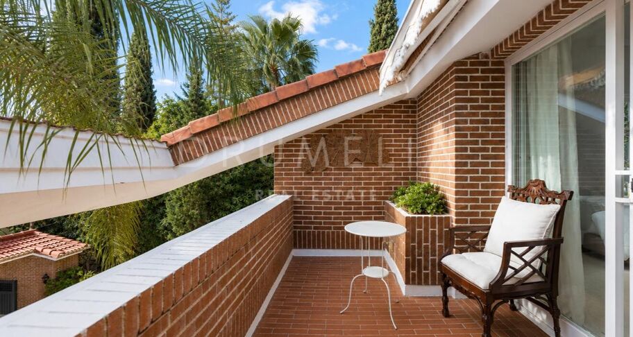 Villa met 8 slaapkamers en privézwembad in El Paraíso Alto
