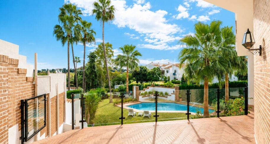 Villa met 8 slaapkamers en privézwembad in El Paraíso Alto