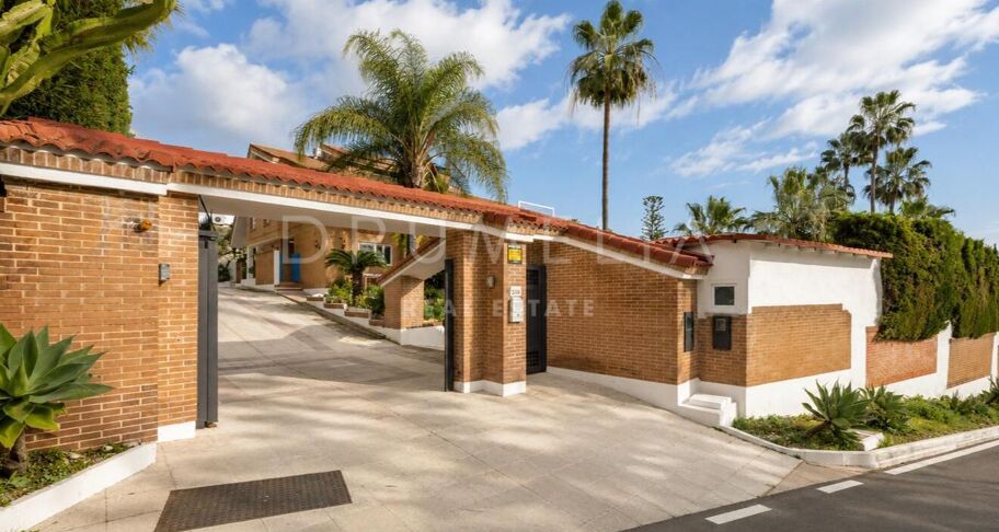 Villa met 8 slaapkamers en privézwembad in El Paraíso Alto
