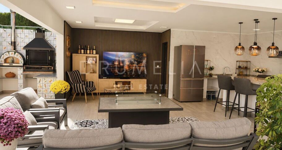 Villa met 8 slaapkamers en privézwembad in El Paraíso Alto