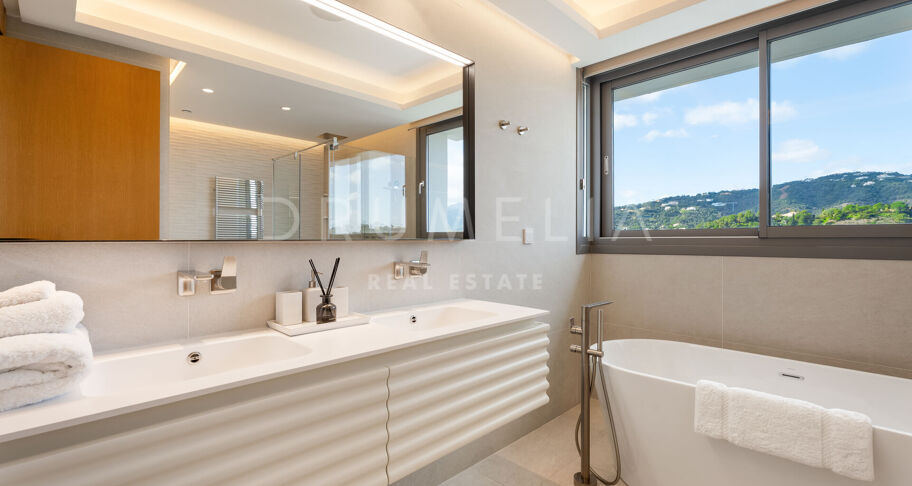 Apartamento en Real de La Quinta con vistas panorámicas