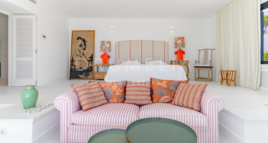 Gerenoveerde villa aan het strand in Casasola