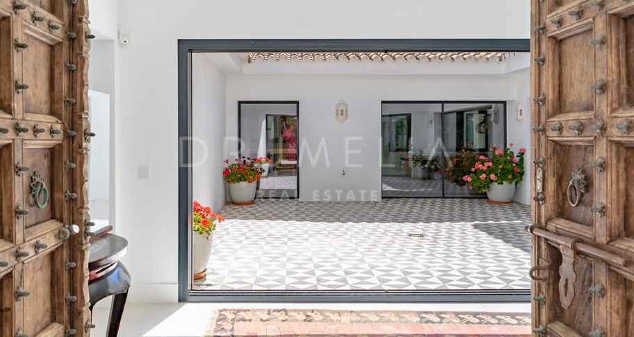 Gerenoveerde villa aan het strand in Casasola